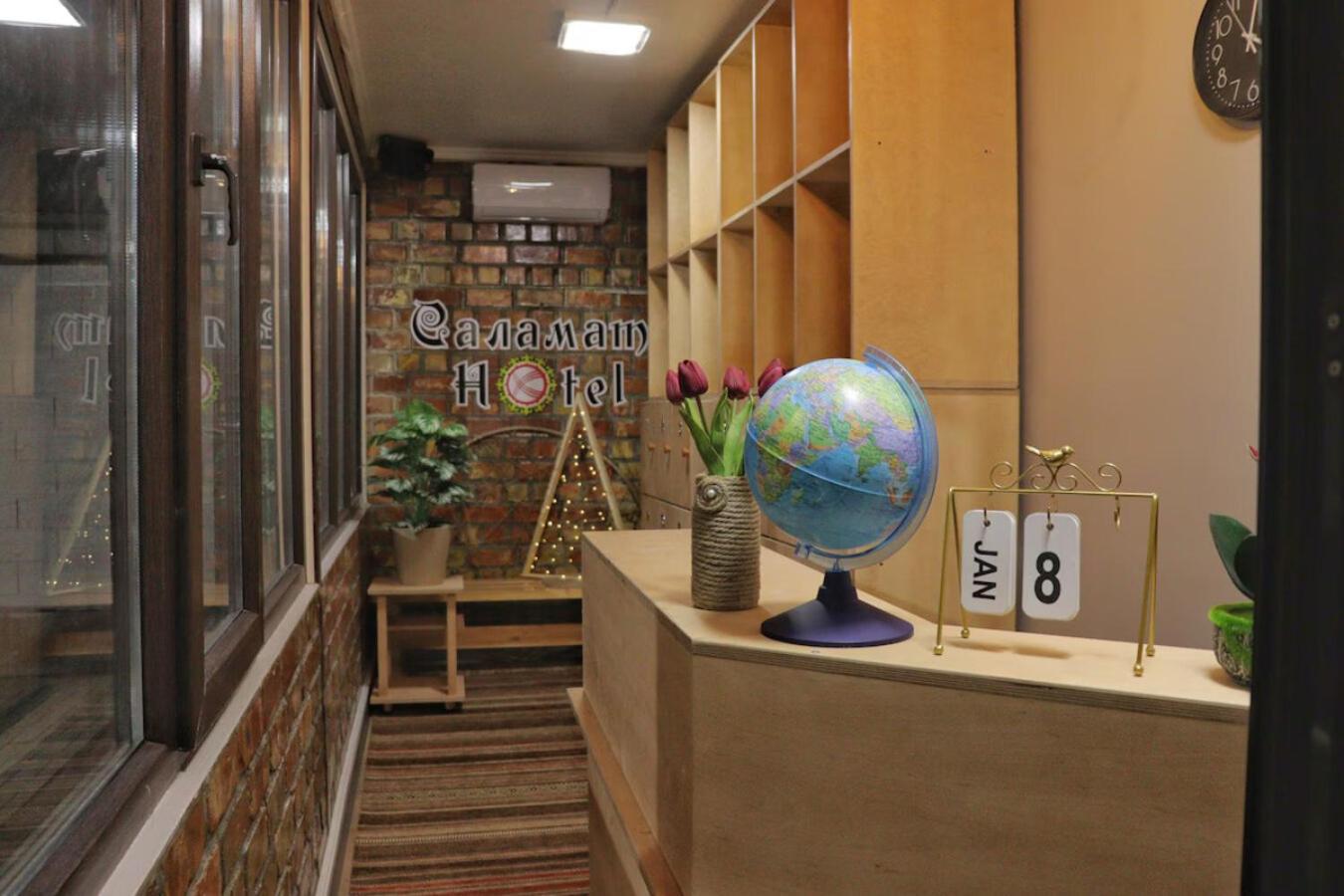 Salamat Hotel Bichkek Extérieur photo