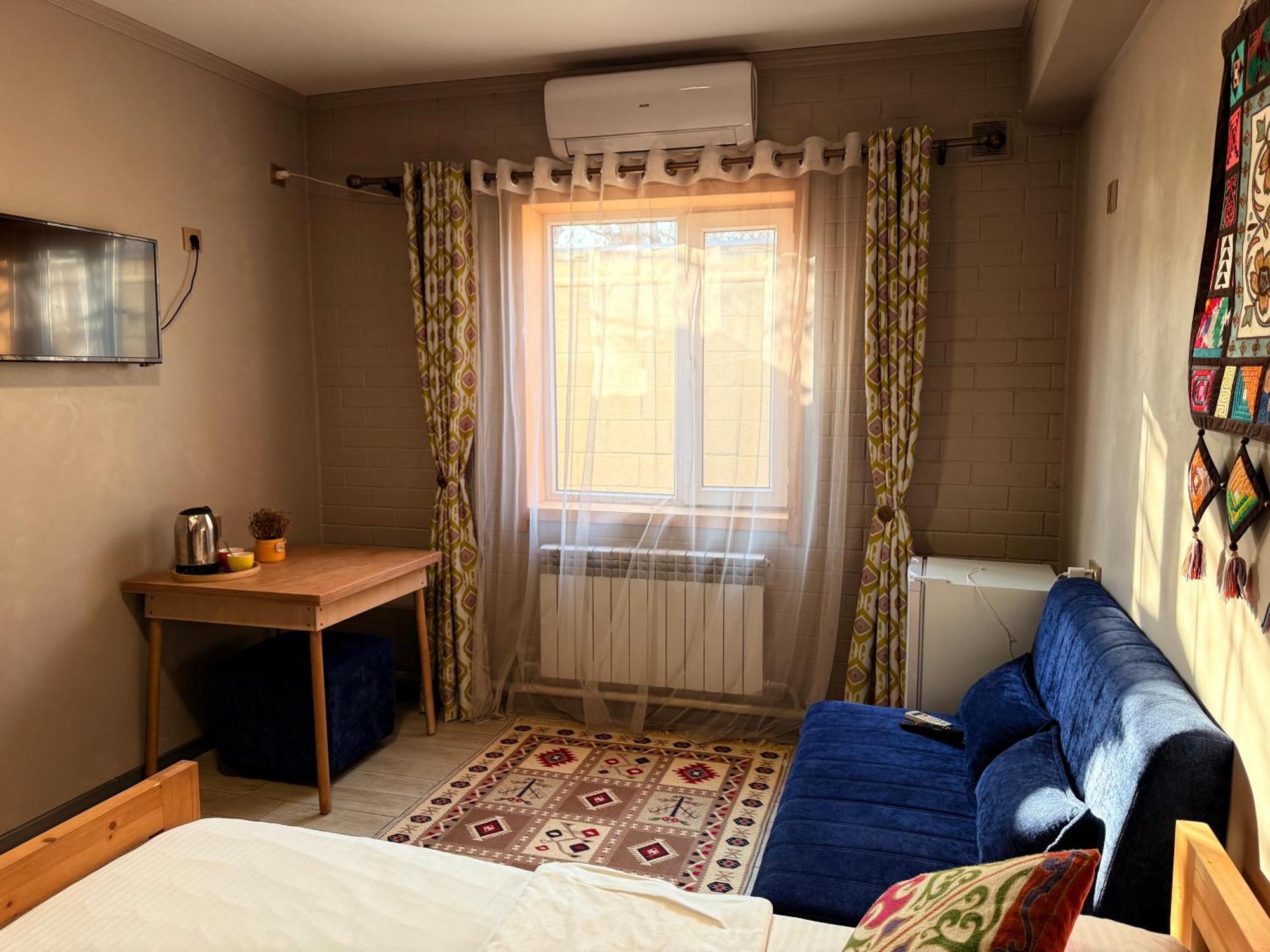 Salamat Hotel Bichkek Extérieur photo