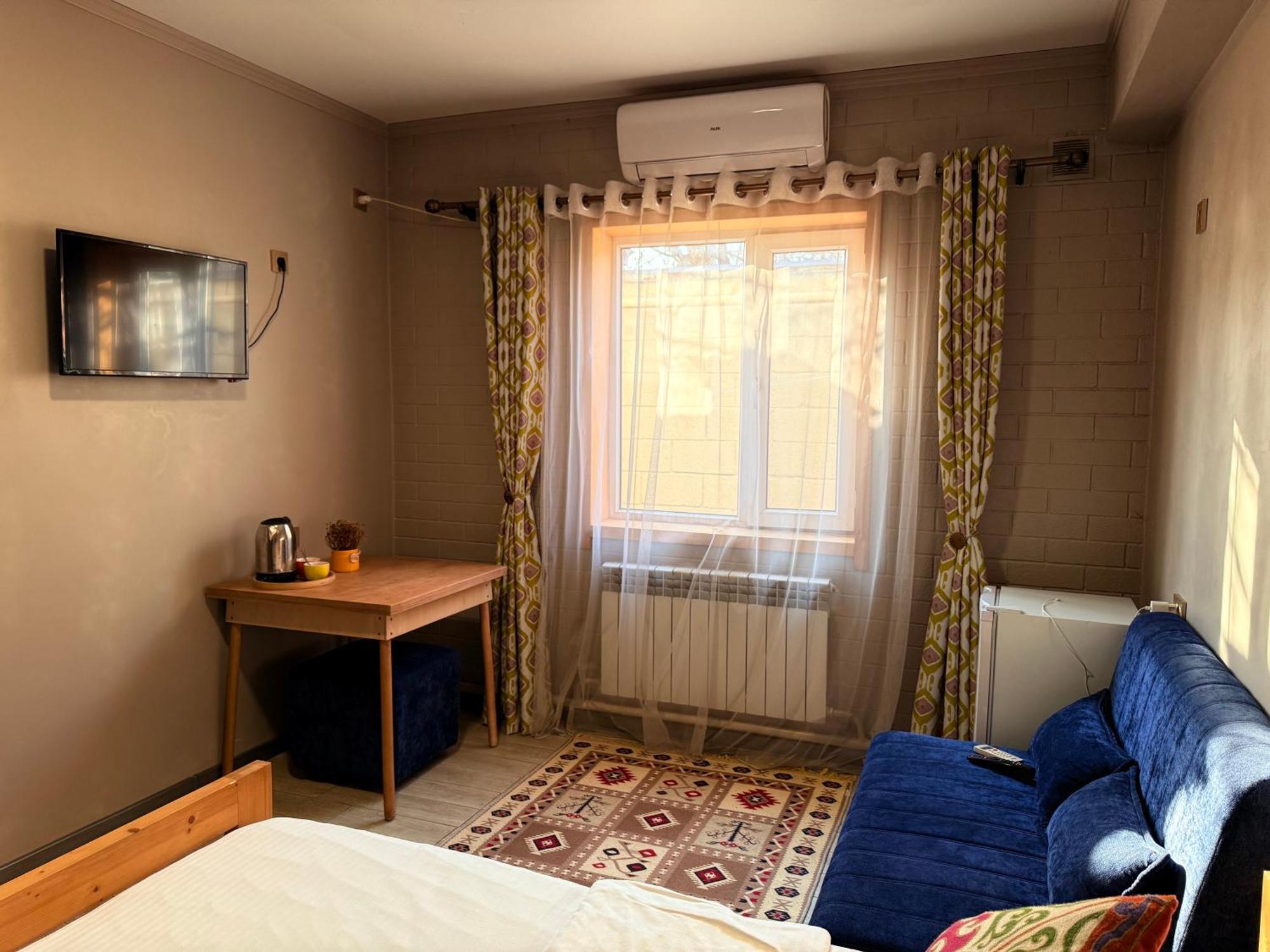 Salamat Hotel Bichkek Extérieur photo