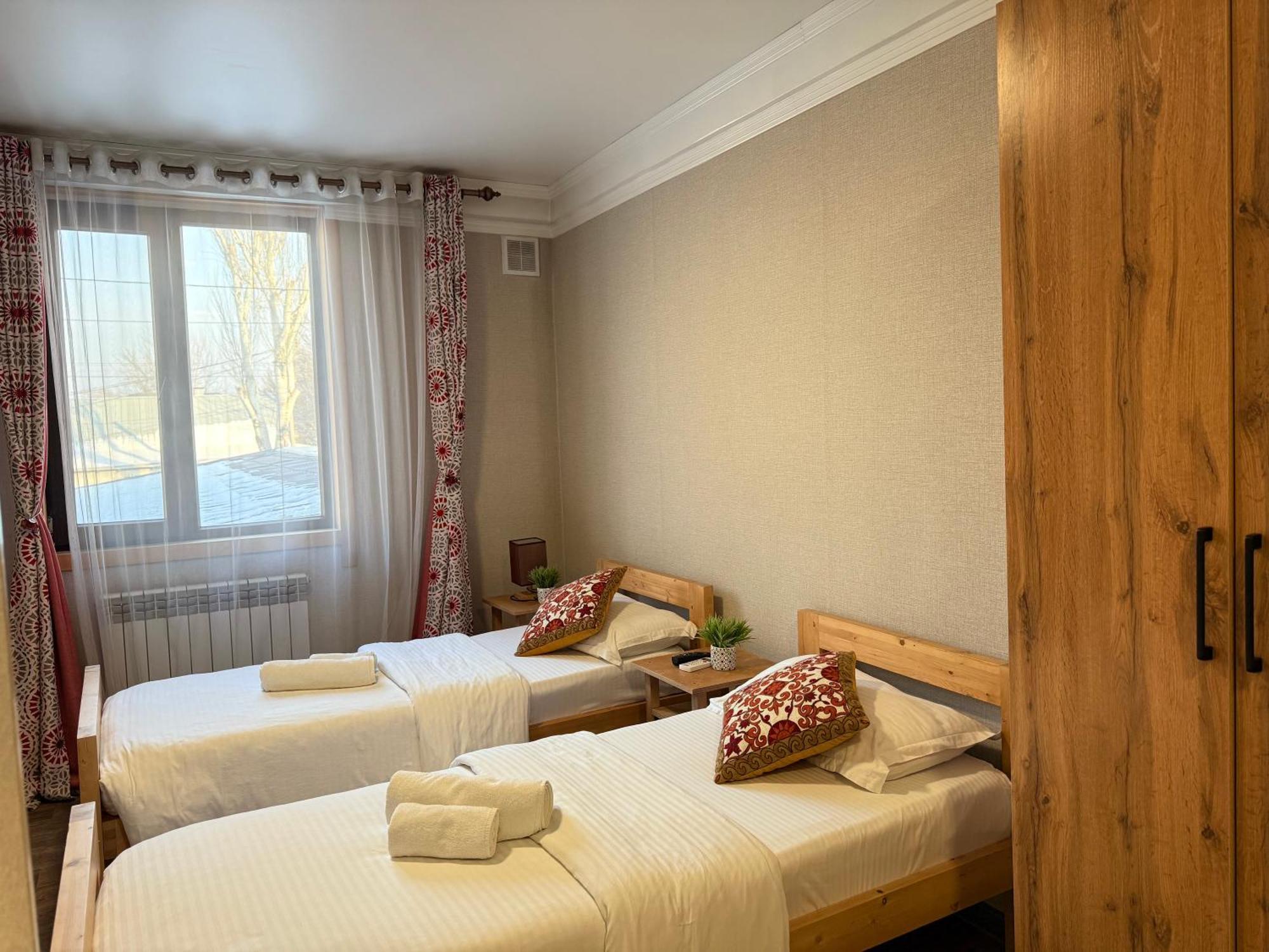 Salamat Hotel Bichkek Extérieur photo