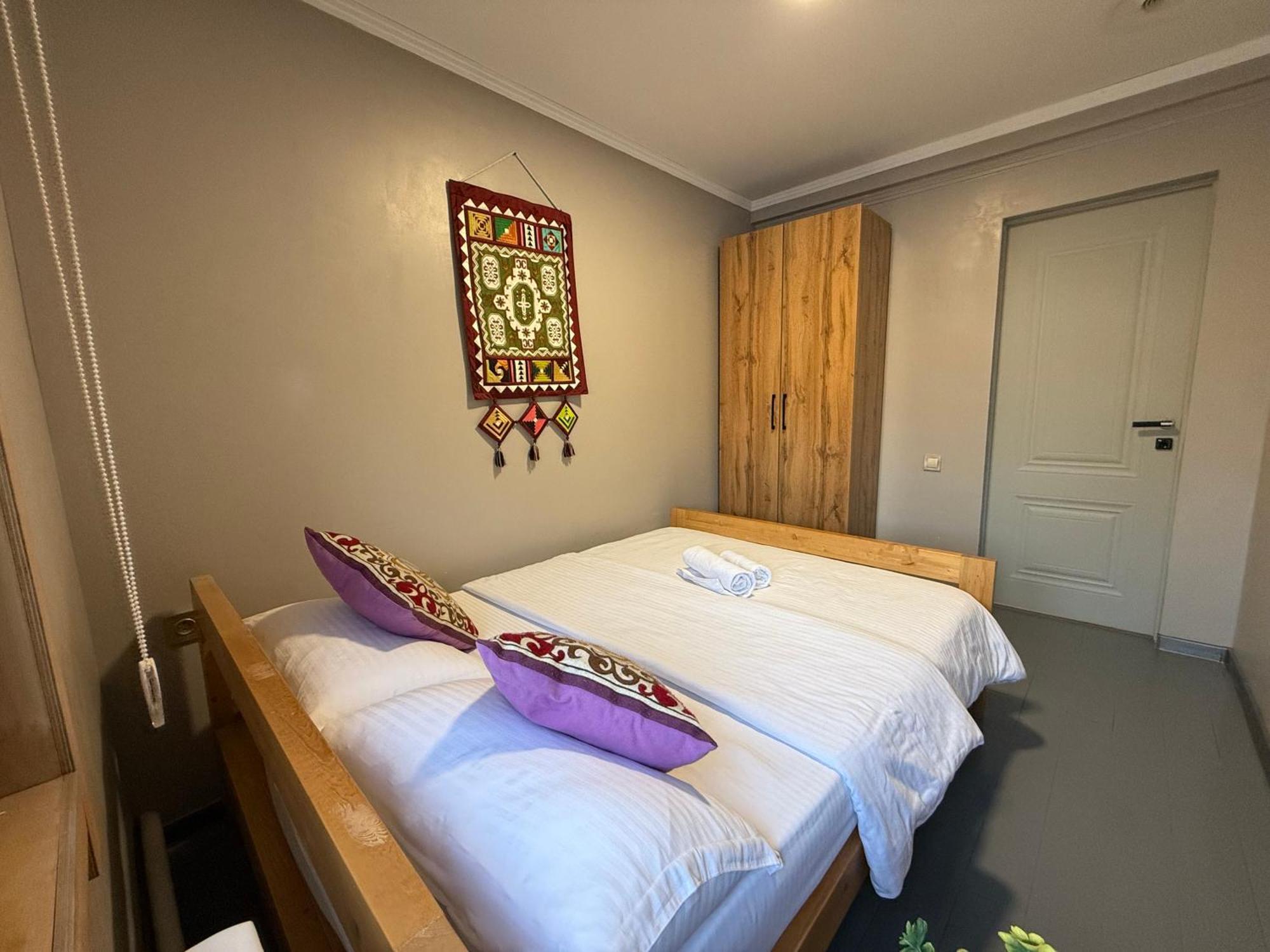 Salamat Hotel Bichkek Extérieur photo