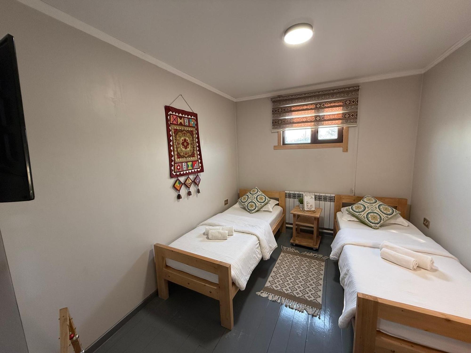 Salamat Hotel Bichkek Extérieur photo