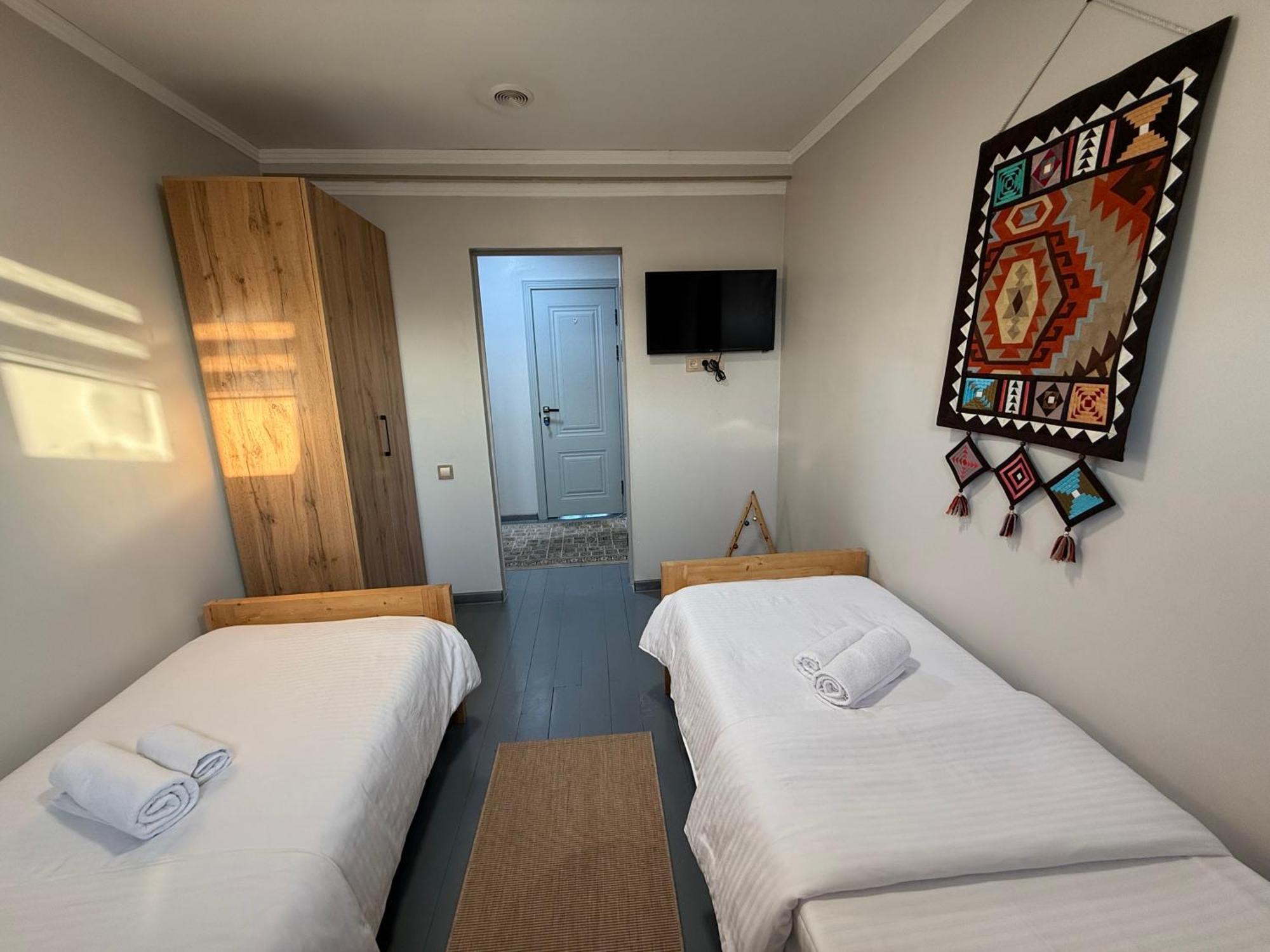 Salamat Hotel Bichkek Extérieur photo