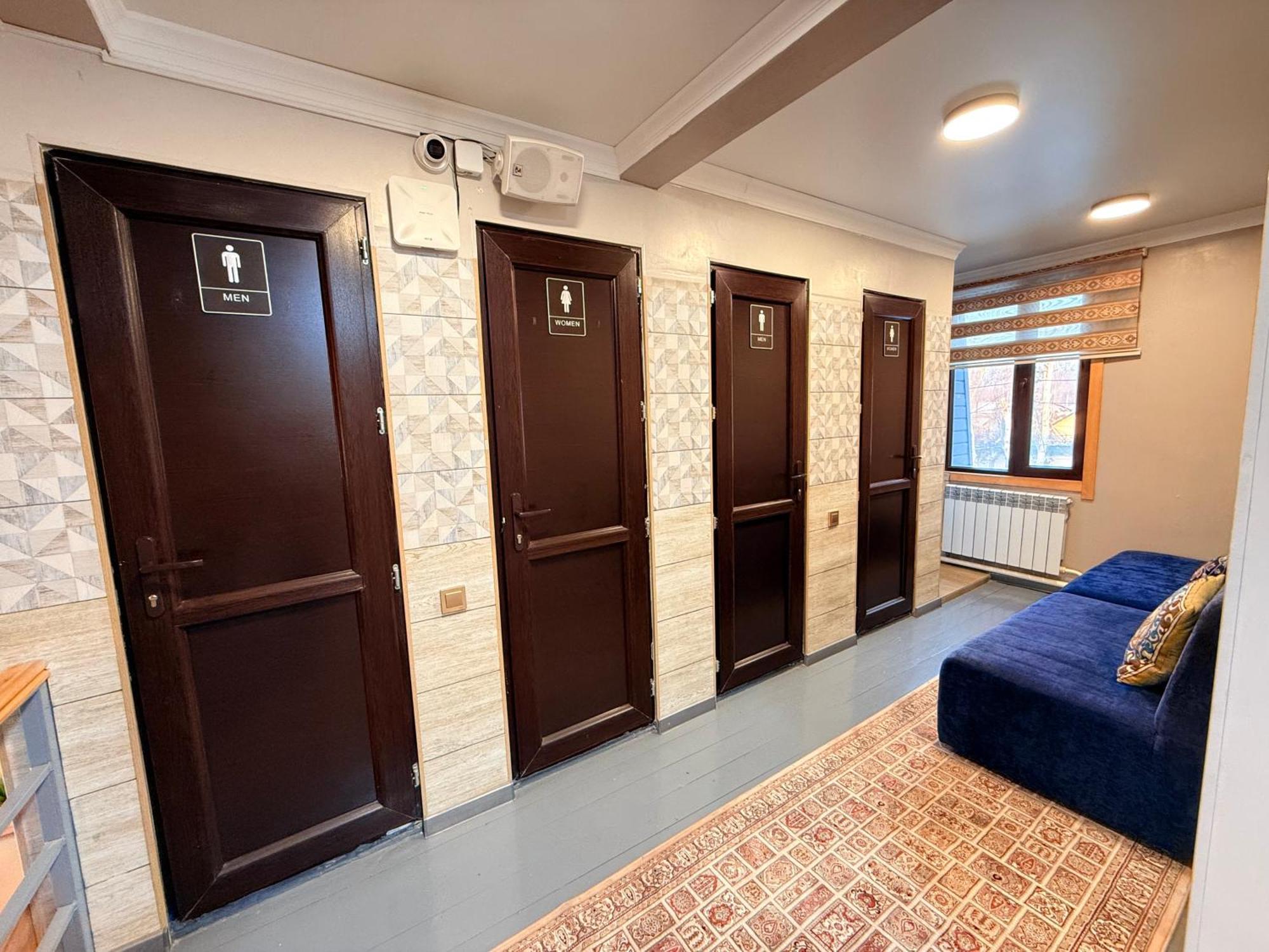Salamat Hotel Bichkek Extérieur photo